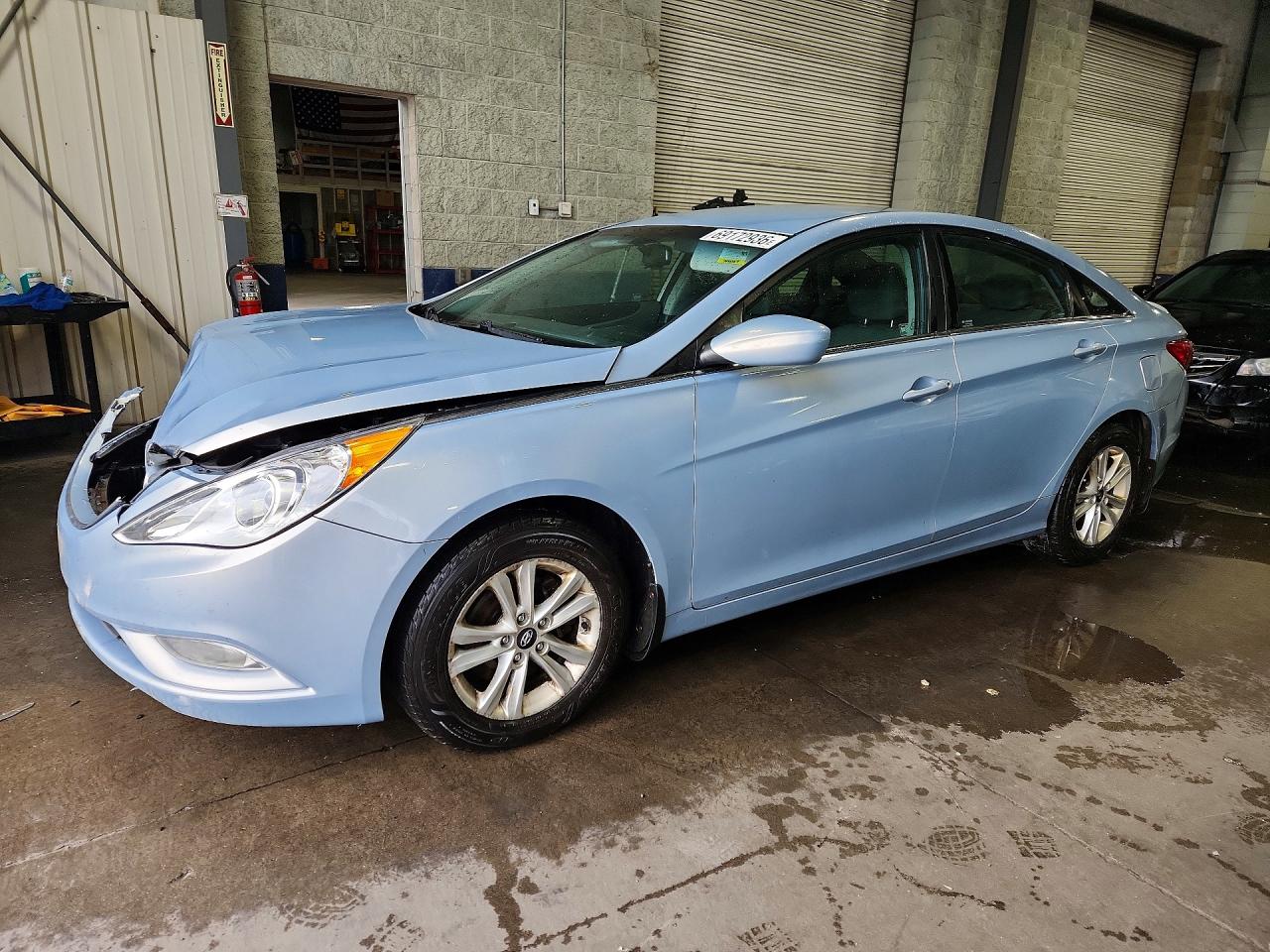 2013 HYUNDAI SONATA GLS/ GLS Popular — Front 3/4