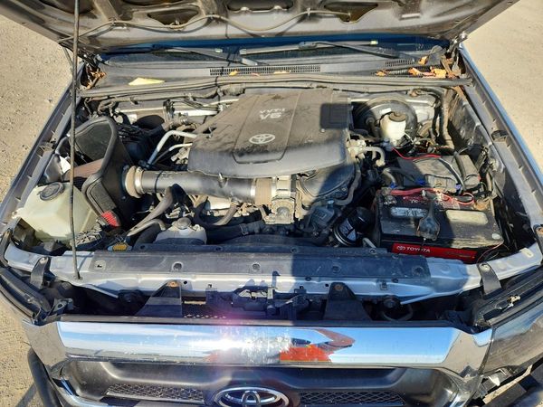 2014 TOYOTA TACOMA Delux Grade — Engine bay