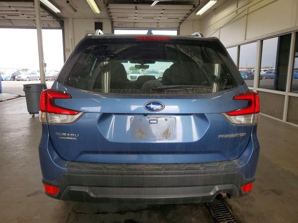2022 SUBARU FORESTER Premium