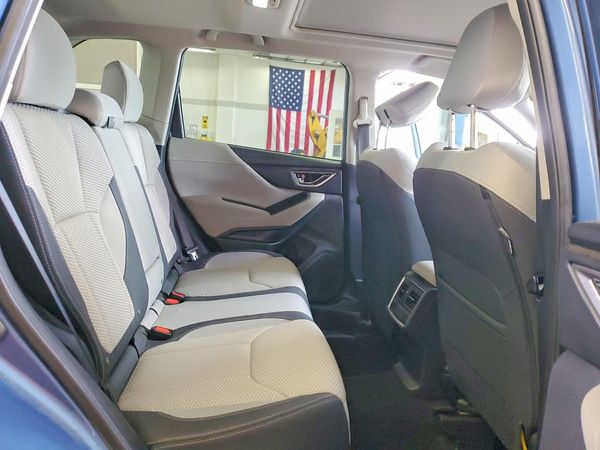 2022 SUBARU FORESTER Premium