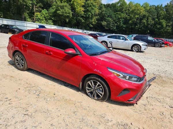 2024 KIA FORTE — Passenger 3/4