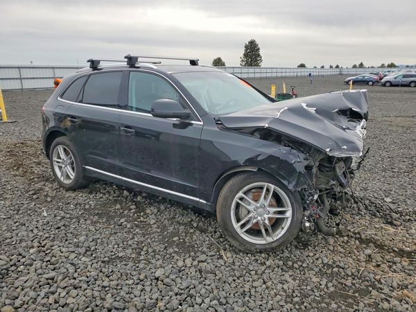 2014 AUDI Q5 Premium Plus — Passenger 3/4