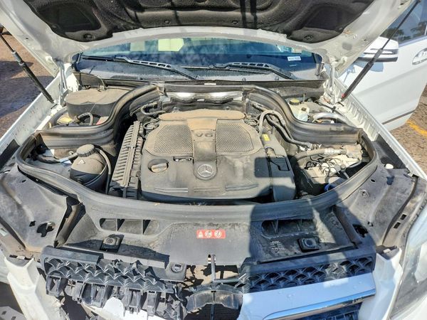 2015 MERCEDES-BENZ GLK — Engine bay