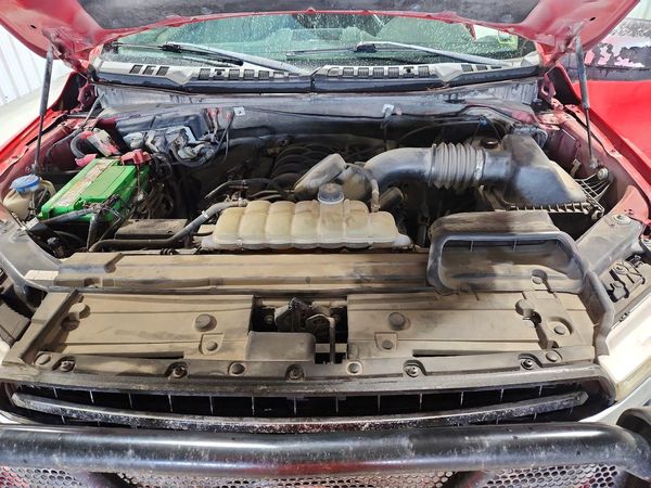 2020 FORD F150 — Engine bay