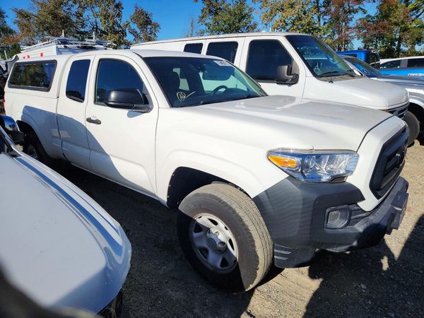 2021 TOYOTA TACOMA SR5 — Passenger 3/4