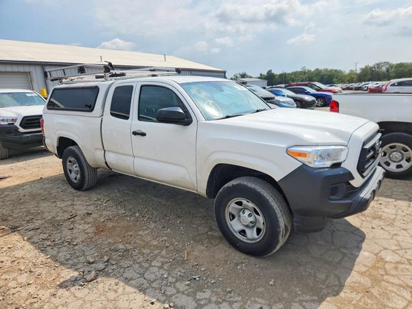 2022 TOYOTA TACOMA SR5 — Passenger 3/4