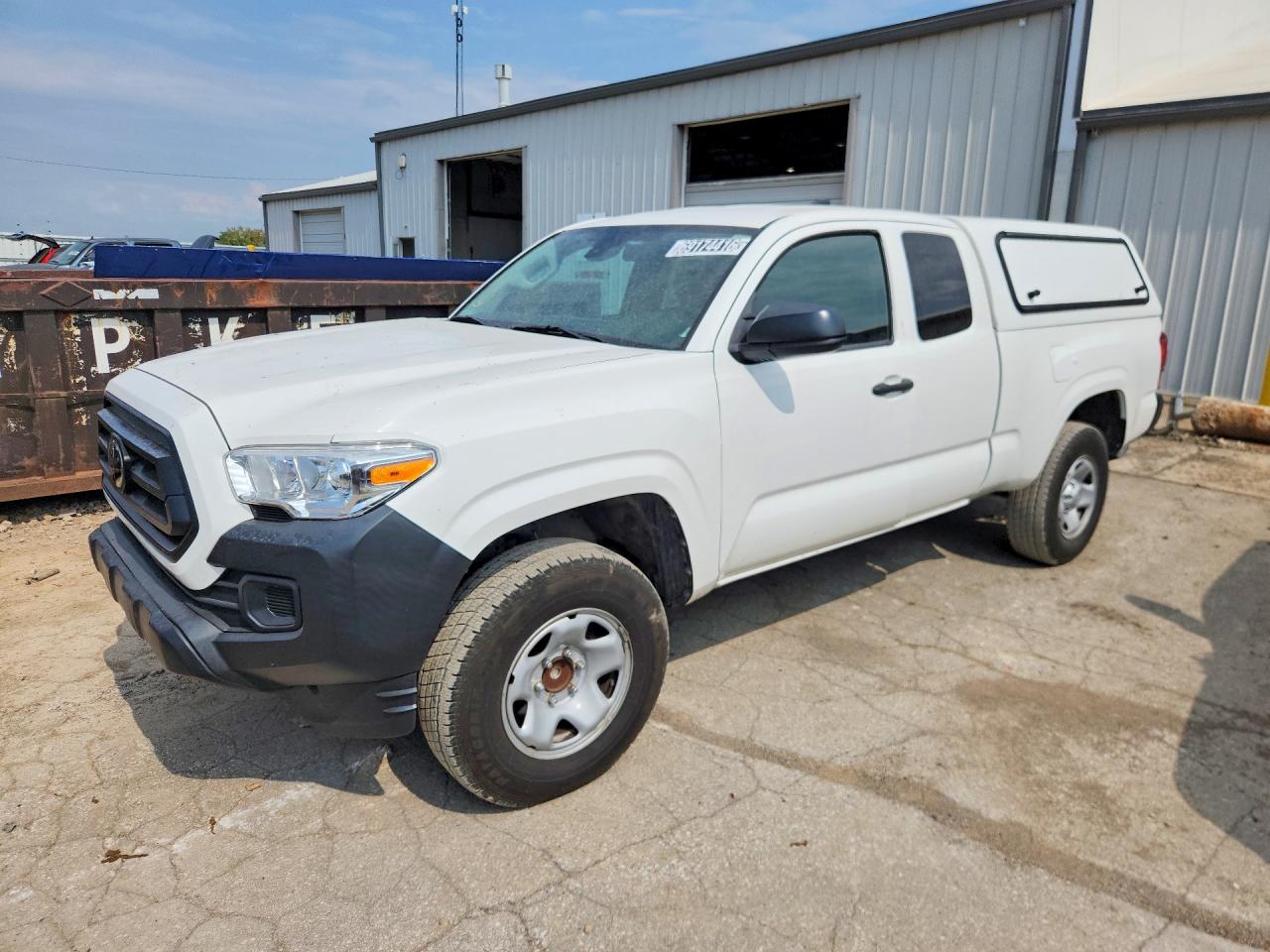 2022 TOYOTA TACOMA SR5 — Front 3/4