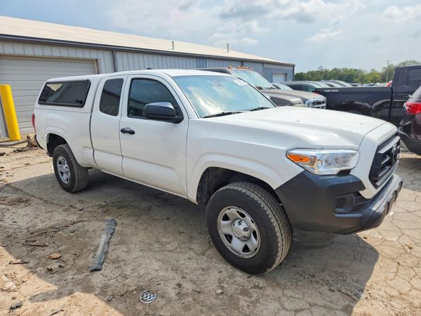 2022 TOYOTA TACOMA SR5 — Passenger 3/4