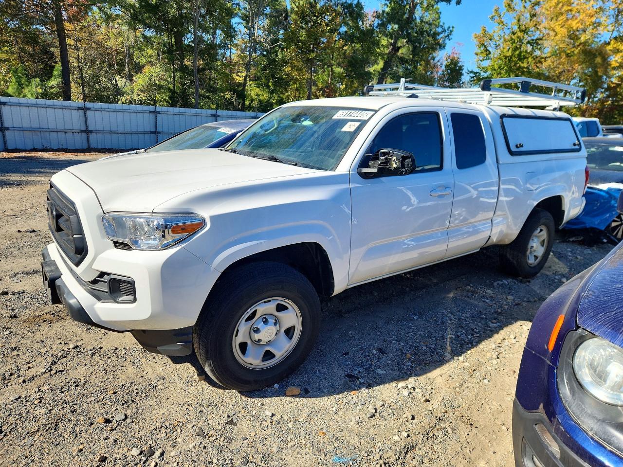 2022 TOYOTA TACOMA SR5 — Front 3/4
