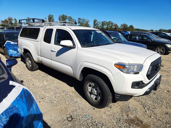 2022 TOYOTA TACOMA SR5 — Passenger 3/4