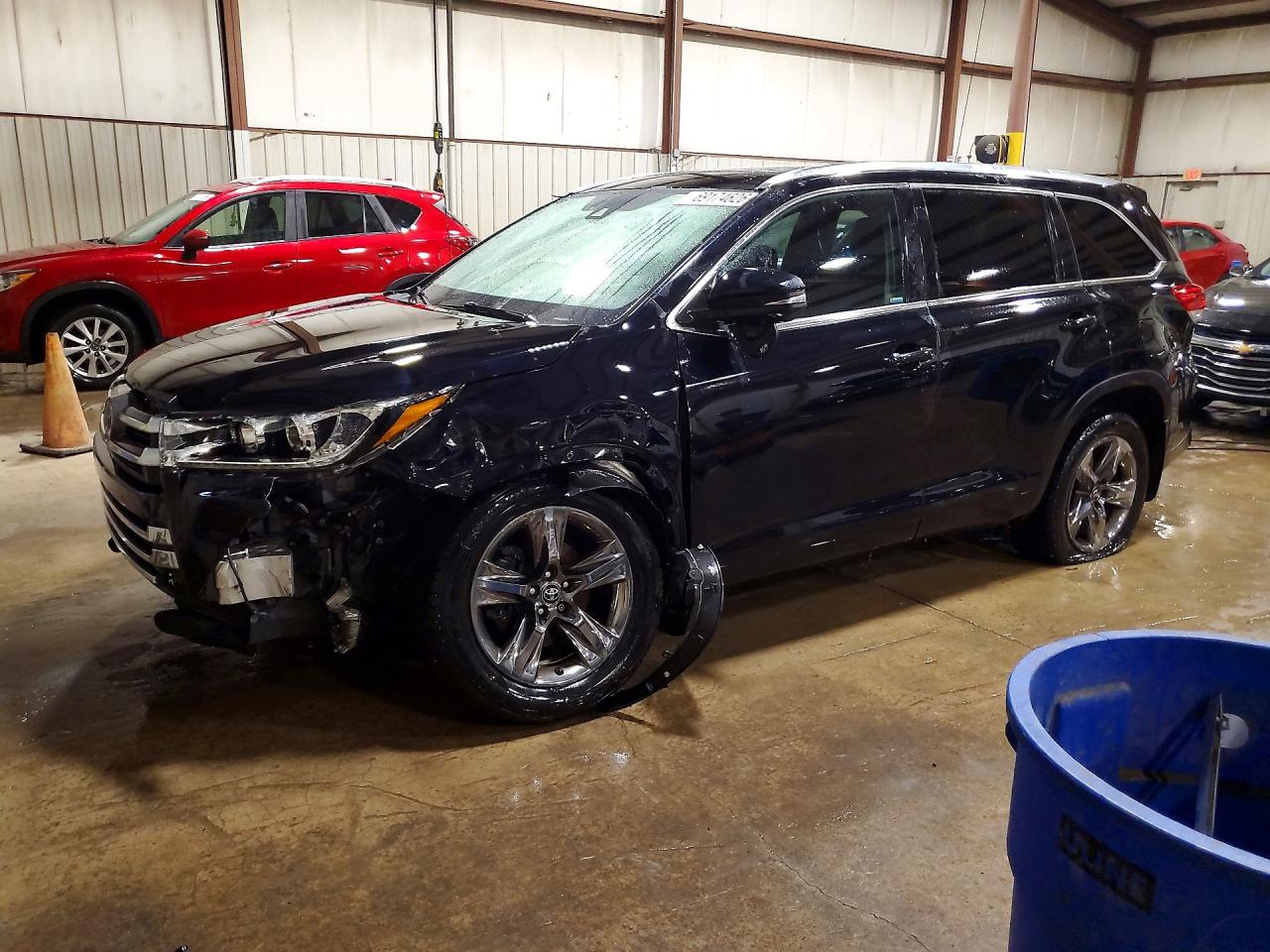 2019 TOYOTA HIGHLANDER Ltd/Ltd Platinum — Front 3/4