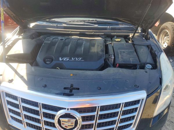 2014 CADILLAC XTS — Engine bay