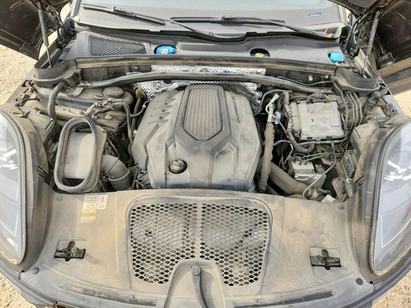 2023 PORSCHE MACAN Macan / Macan T — Engine bay