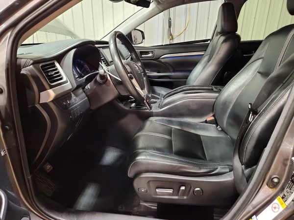 2018 TOYOTA HIGHLANDER — DENT