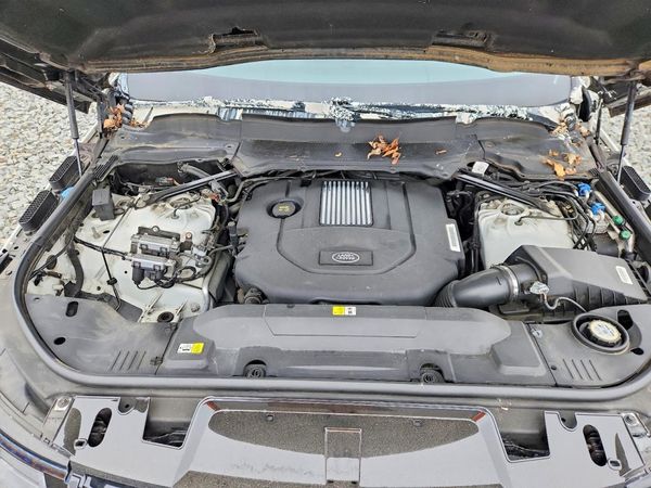 2019 LAND ROVER RANGE ROVER SPORT HSE — Engine bay