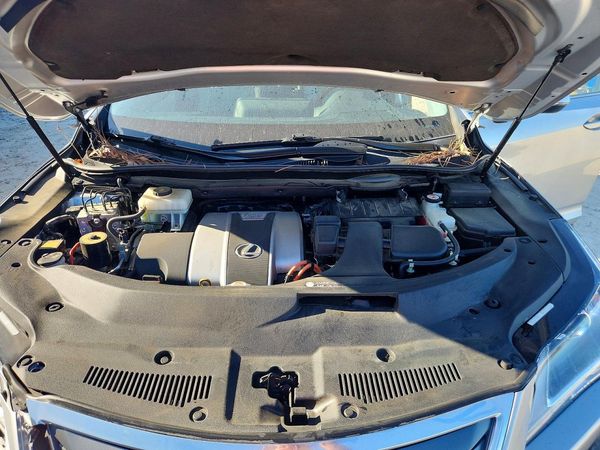 2018 LEXUS RX 450HL — Engine bay