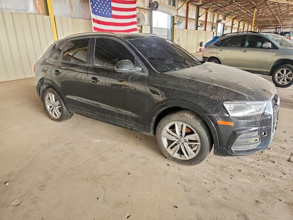 2017 AUDI Q3 quattro Premium — Passenger 3/4