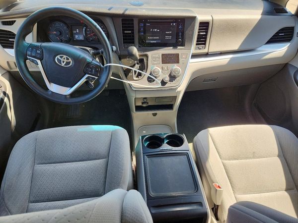 2016 TOYOTA SIENNA