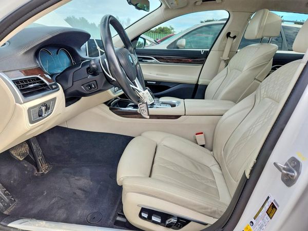 2016 BMW 750 xDrive — DENT
