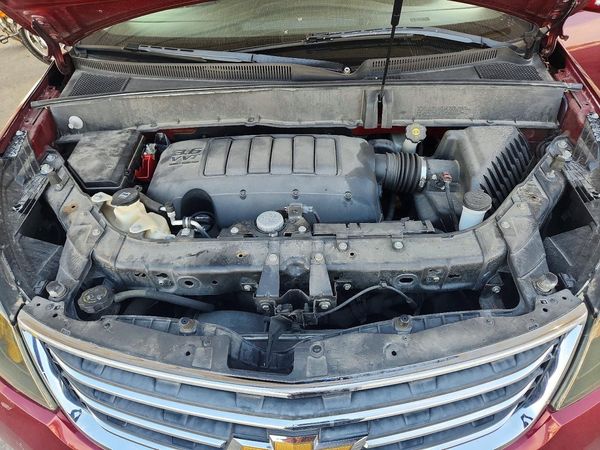 2015 CHEVROLET TRAVERSE LTZ — Engine bay