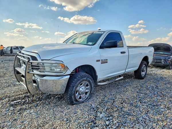 2015 RAM 2500 ST — Front 3/4