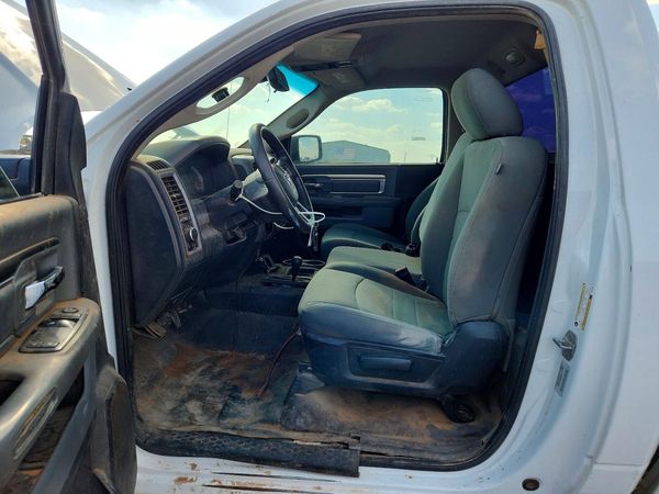 2015 RAM 2500 ST — DENT
