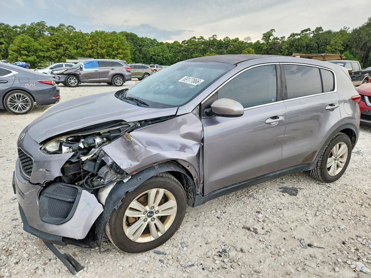 2017 KIA SPORTAGE LX — Front 3/4