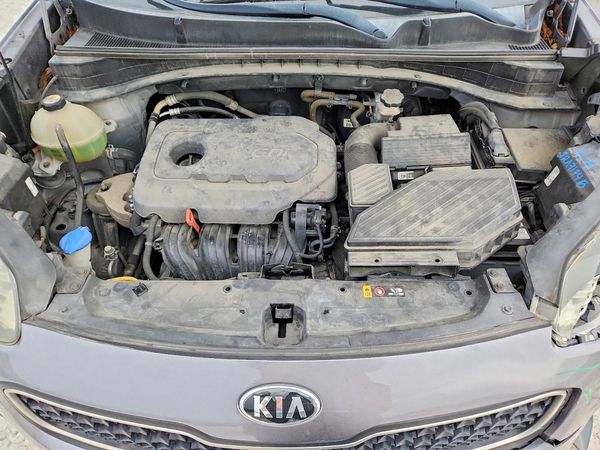 2017 KIA SPORTAGE LX — Engine bay