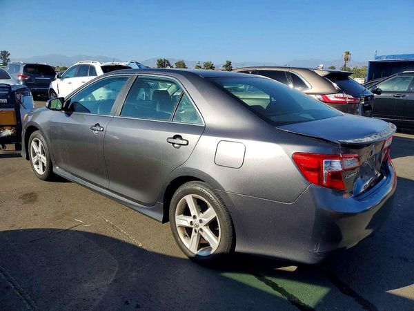 2014 TOYOTA CAMRY