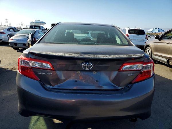 2014 TOYOTA CAMRY