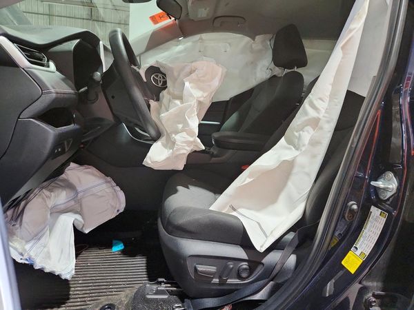 2024 TOYOTA RAV4 XLE — DENT