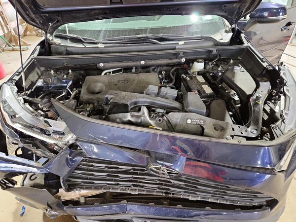 2024 TOYOTA RAV4 XLE — Engine bay
