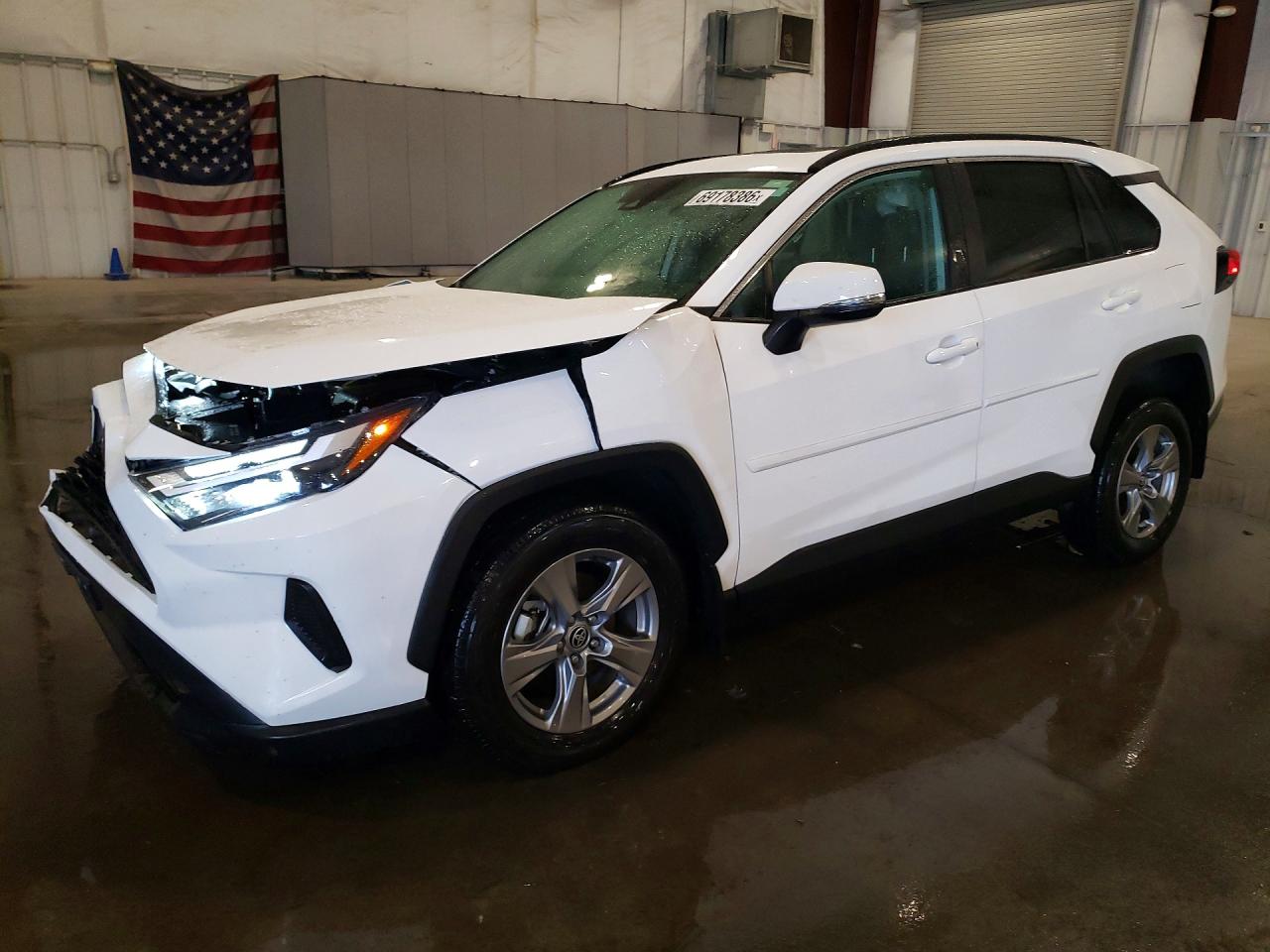 2025 TOYOTA RAV4 — Front 3/4