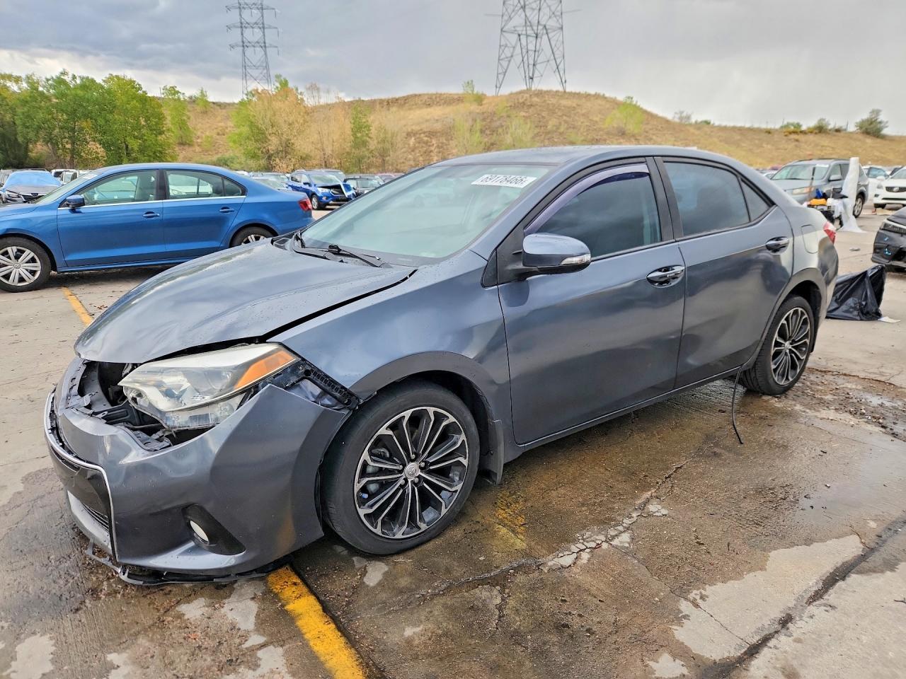 2014 TOYOTA COROLLA — Front 3/4