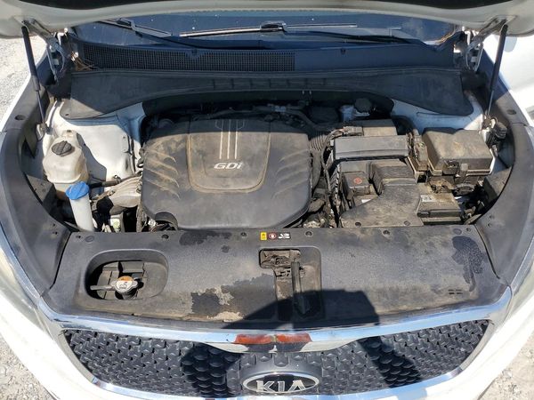2016 KIA SORENTO L / LX — Engine bay