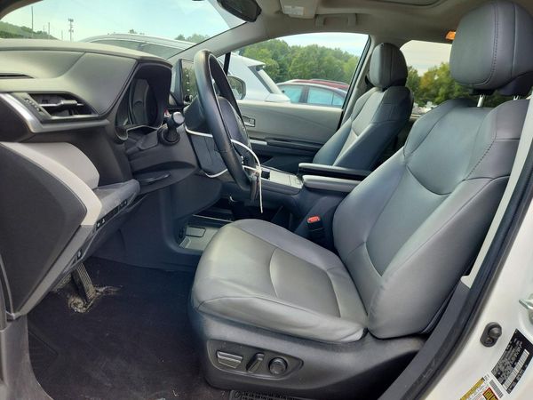 2022 TOYOTA SIENNA XLE