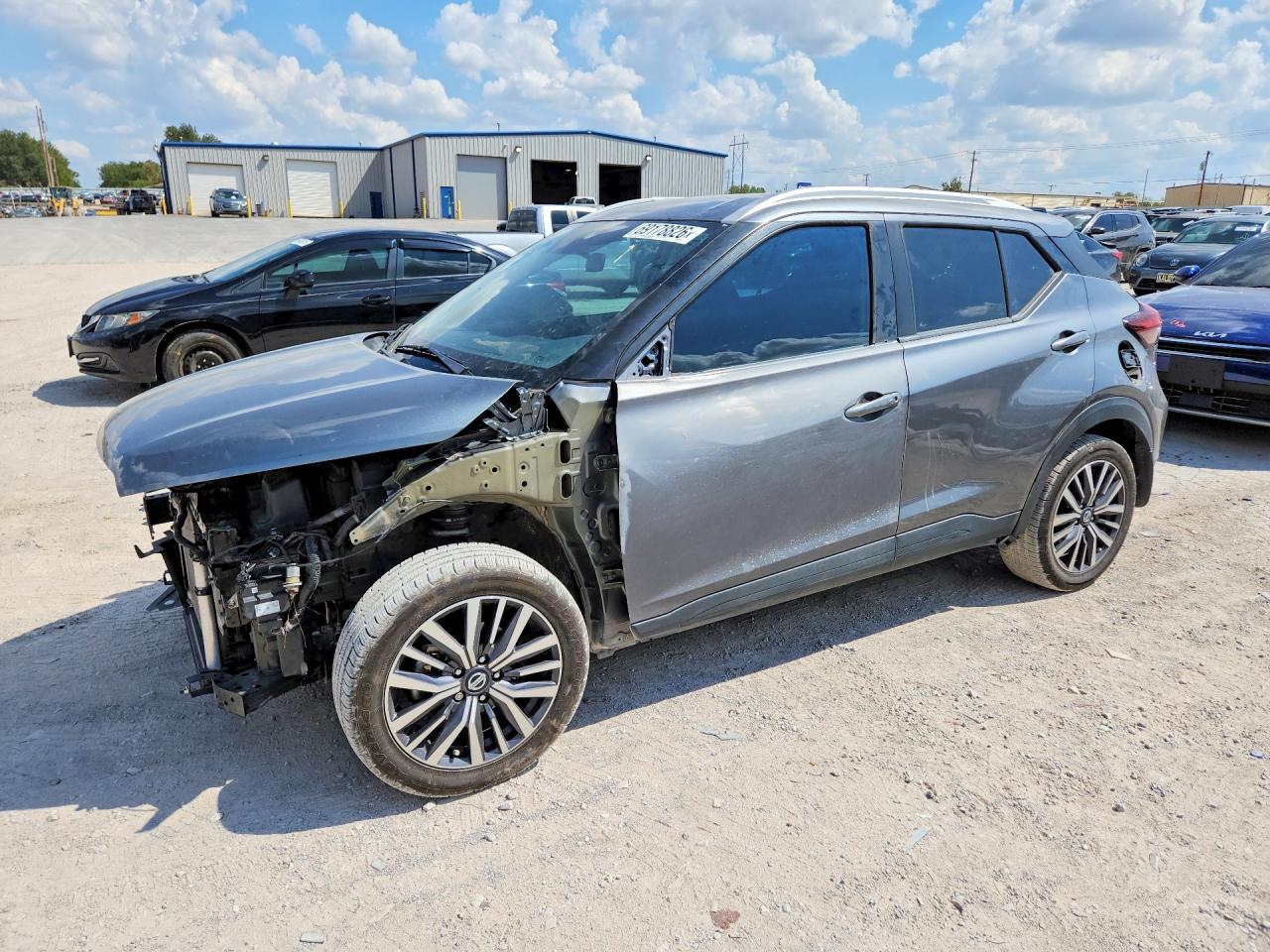 2021 NISSAN KICKS — Front 3/4