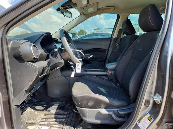 2021 NISSAN KICKS — DENT