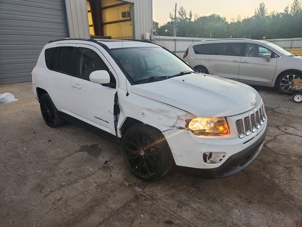 2017 JEEP COMPASS — Passenger 3/4
