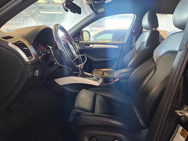 2017 AUDI Q5 quattro Premium Plus