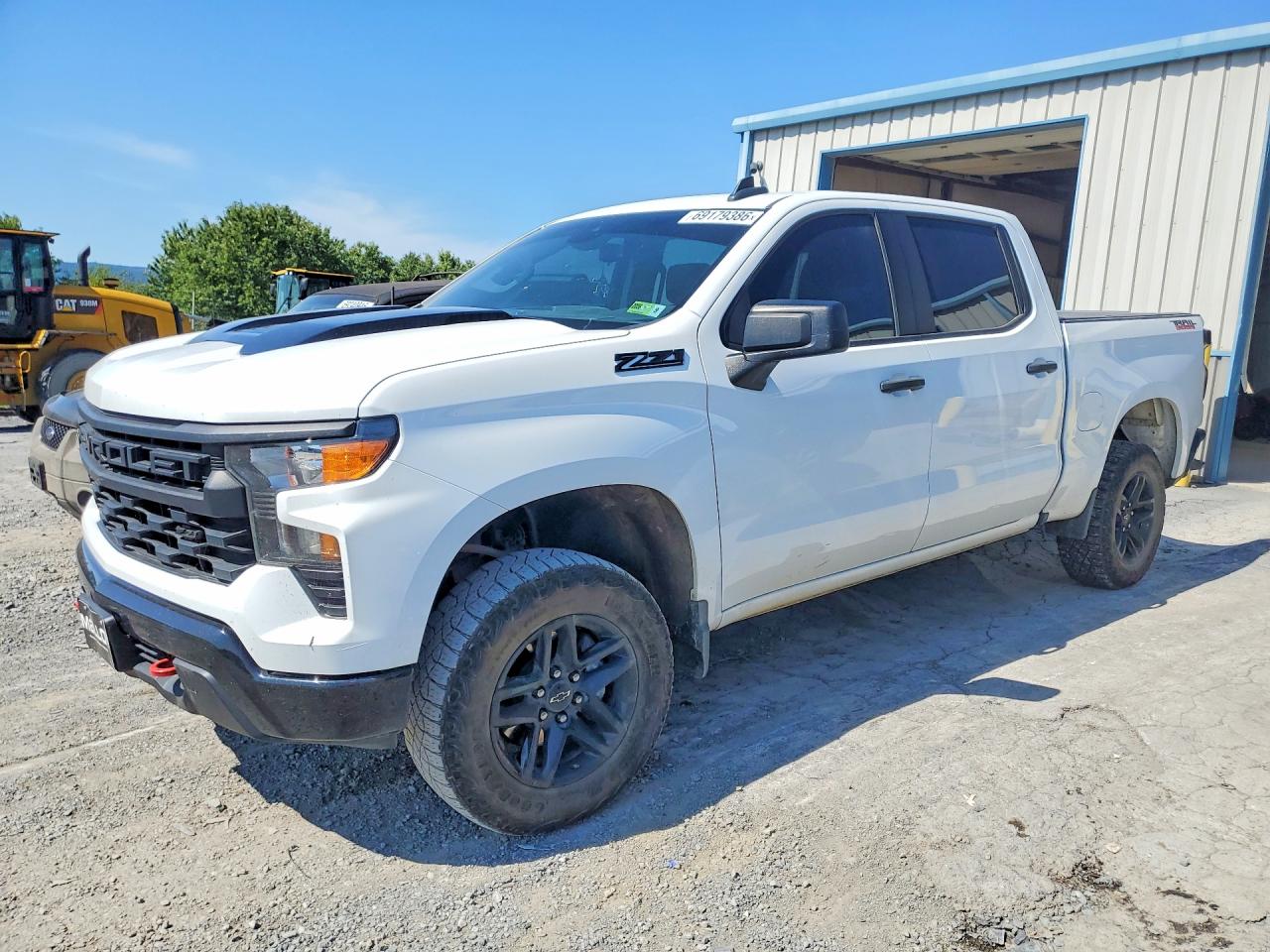 2024 CHEVROLET SILVERADO Trail Boss Custom — Front 3/4