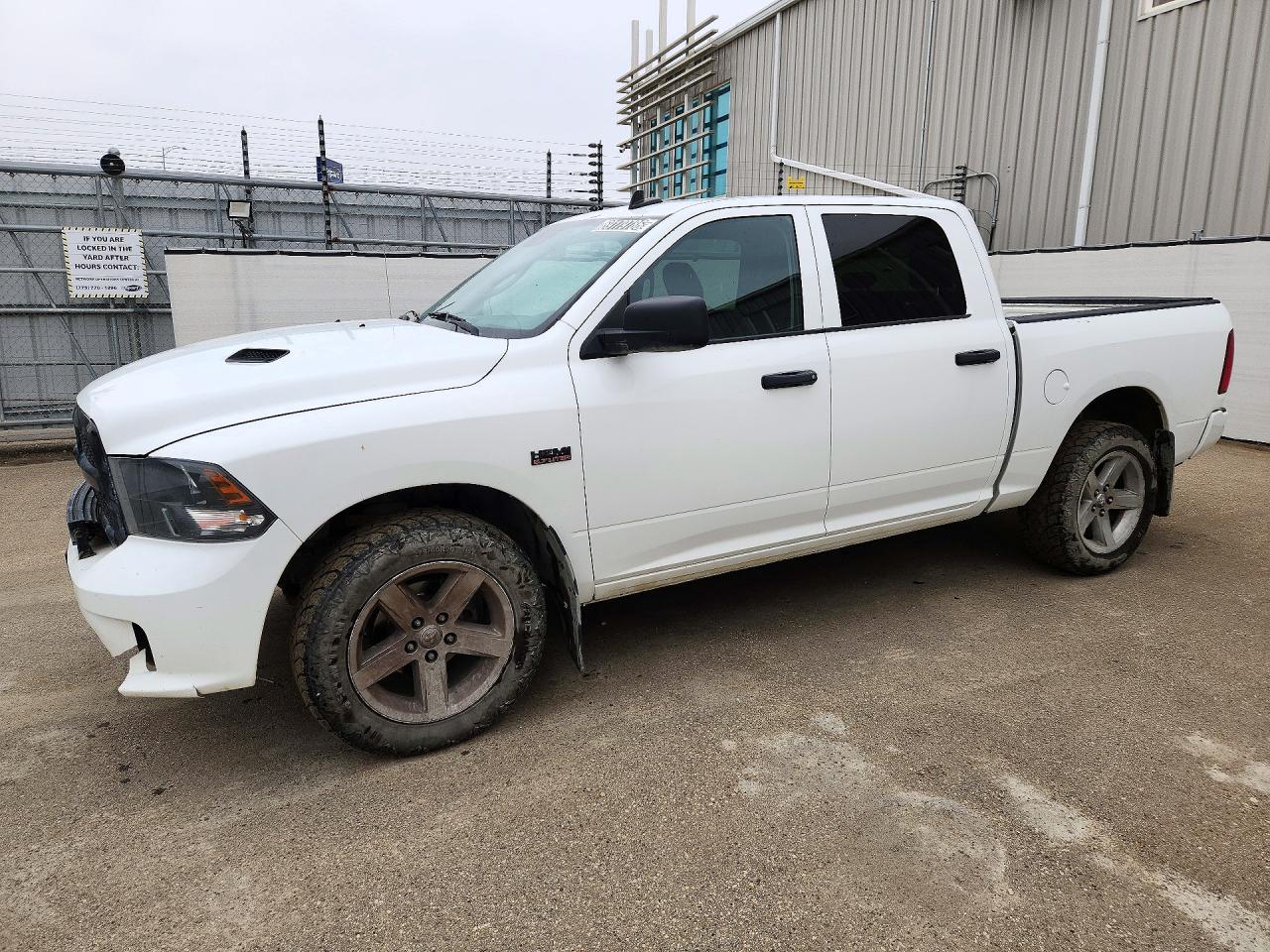 2019 RAM 1500 CLASSIC Tradesman, ST — Front 3/4