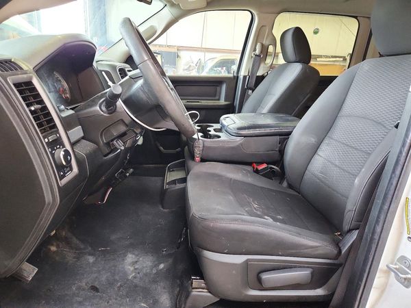 2019 RAM 1500 CLASSIC Tradesman, ST — DENT