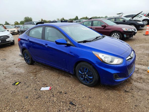 2014 HYUNDAI ACCENT — Passenger 3/4