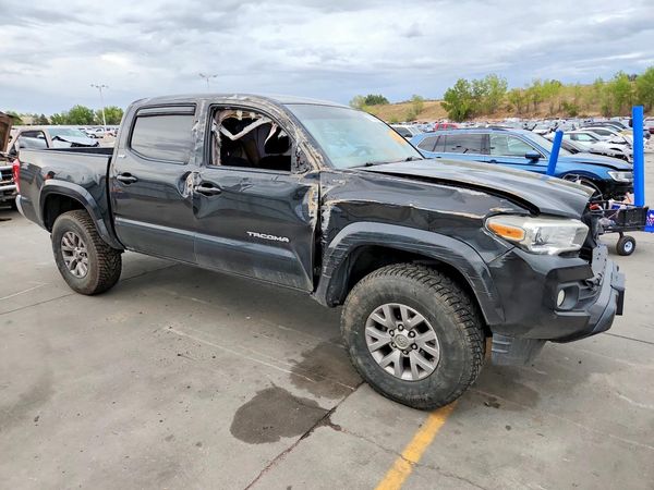 2017 TOYOTA TACOMA — Passenger 3/4