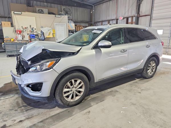 2017 KIA SORENTO — Front 3/4