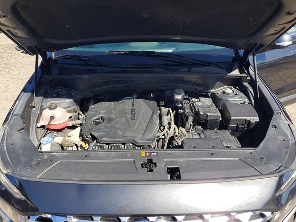 2023 HYUNDAI SANTA FE SEL — Engine bay