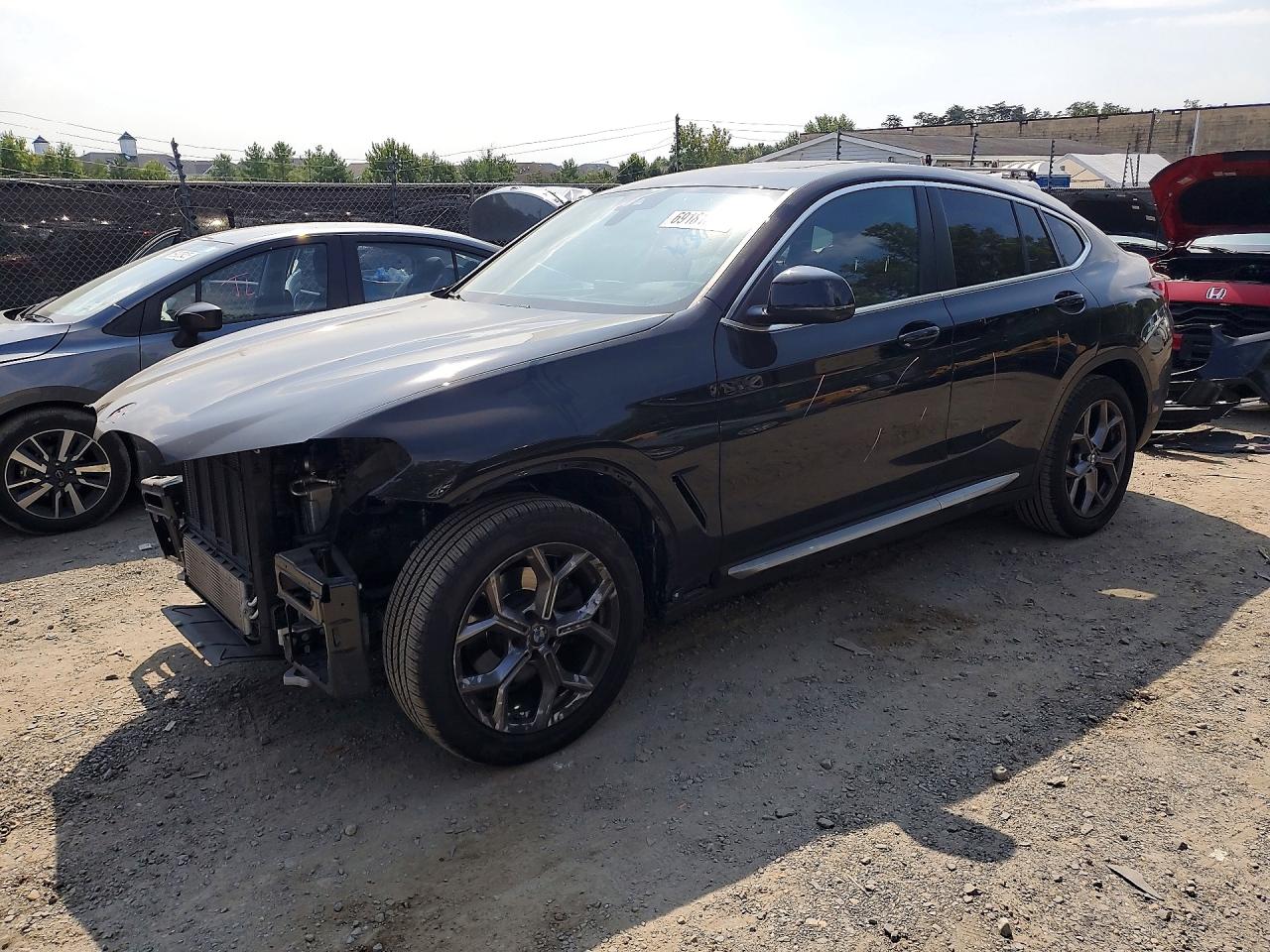 2023 BMW X4 — Front 3/4