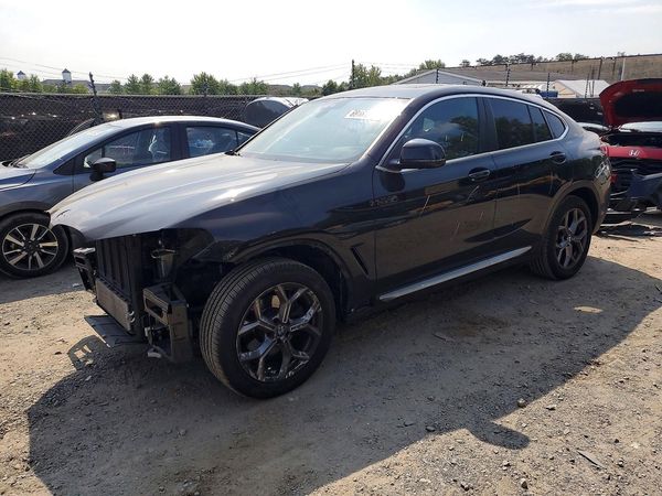 2023 BMW X4 — Front 3/4