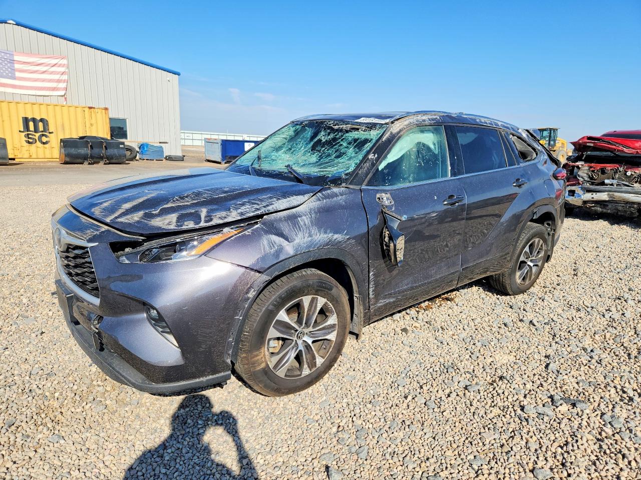 2021 TOYOTA HIGHLANDER — Front 3/4